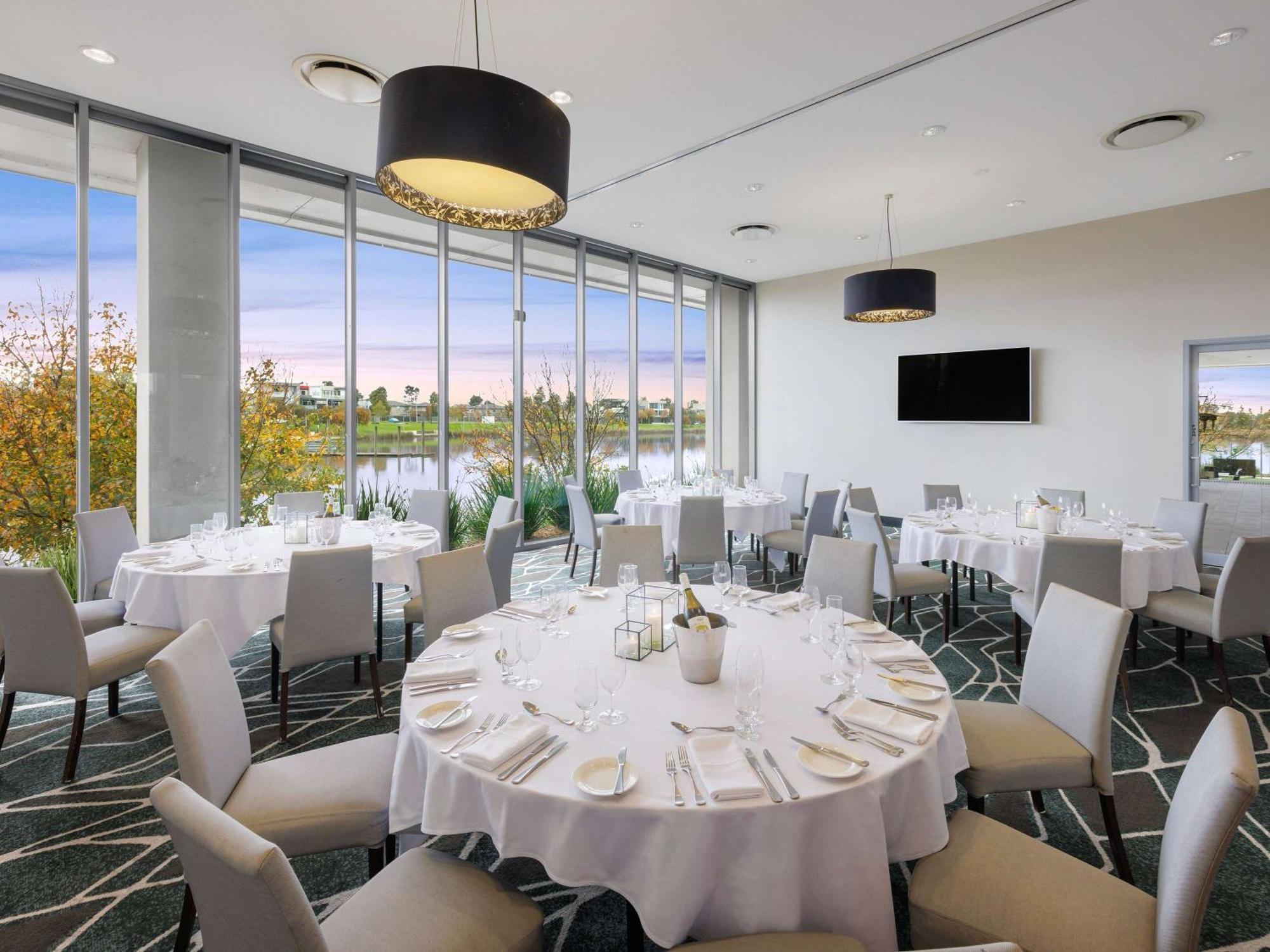 Mercure Melbourne Caroline Springs Exteriör bild