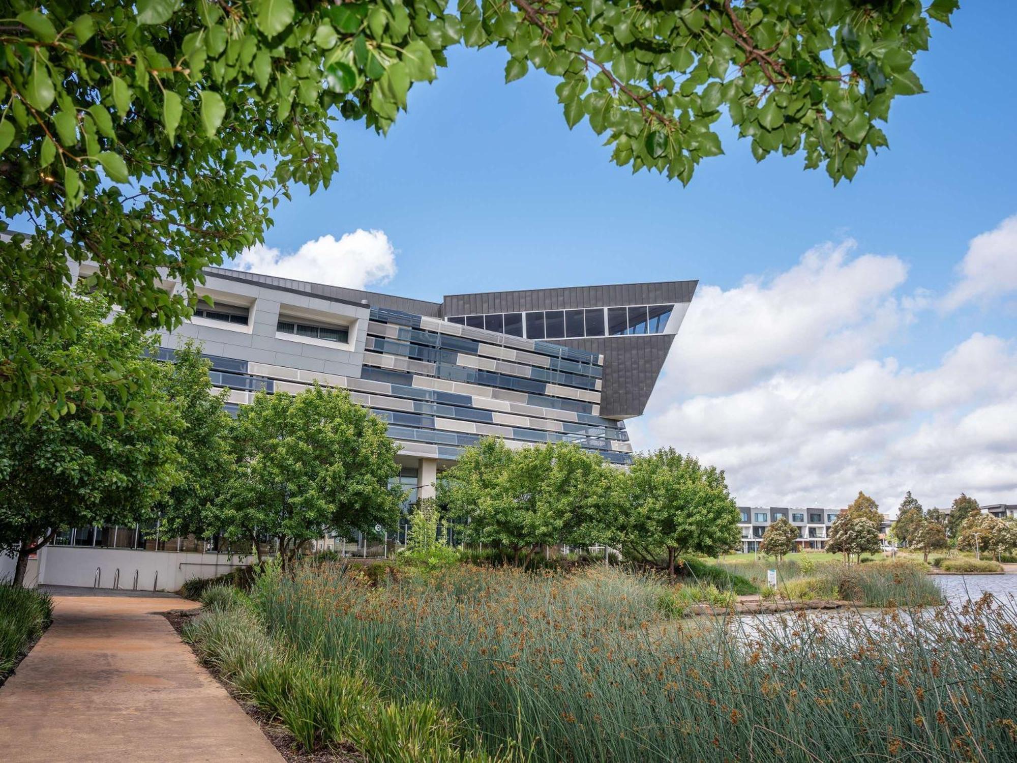 Mercure Melbourne Caroline Springs Exteriör bild